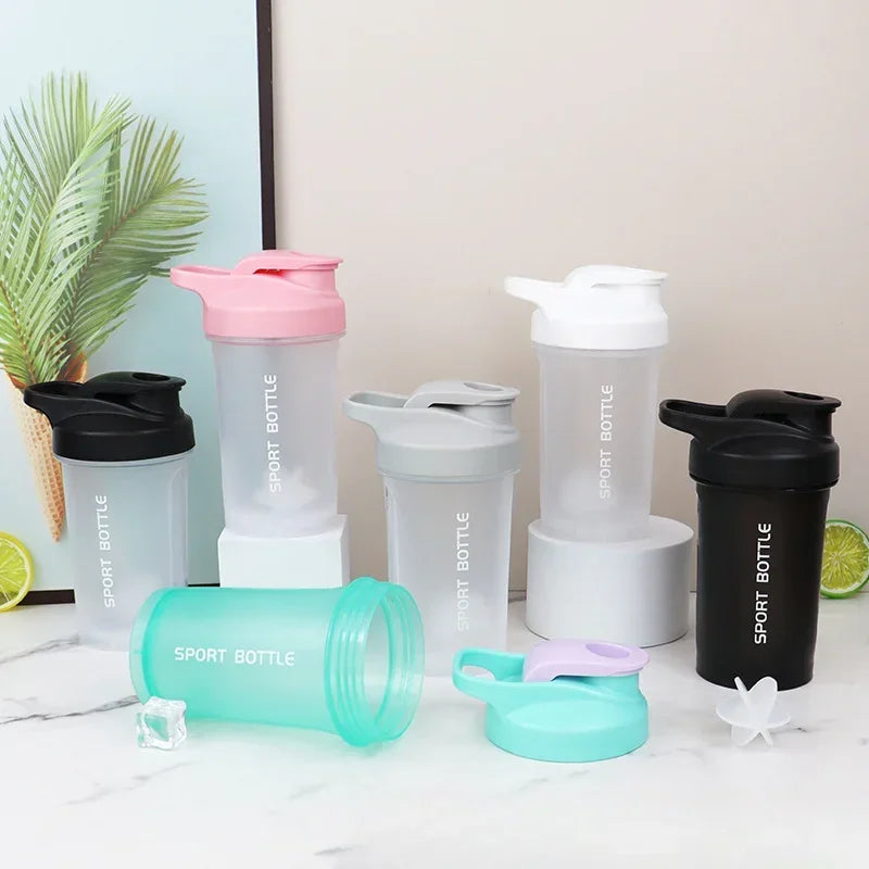 Botella de coctelera de polvo de proteína portátil de 300 ml Botella de agua a prueba de fugas para gimnasio al aire libre Fitness Entrenamiento Taza de mezcla deportiva con báscula